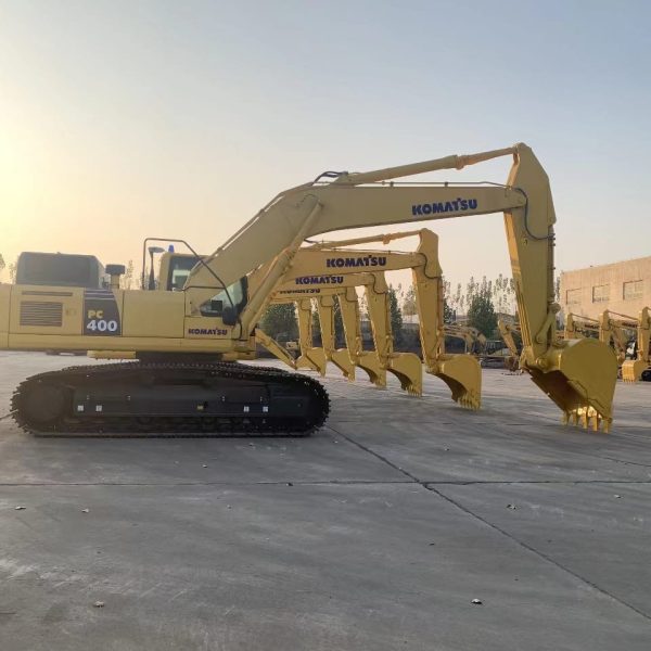 Komatsu PC400-8