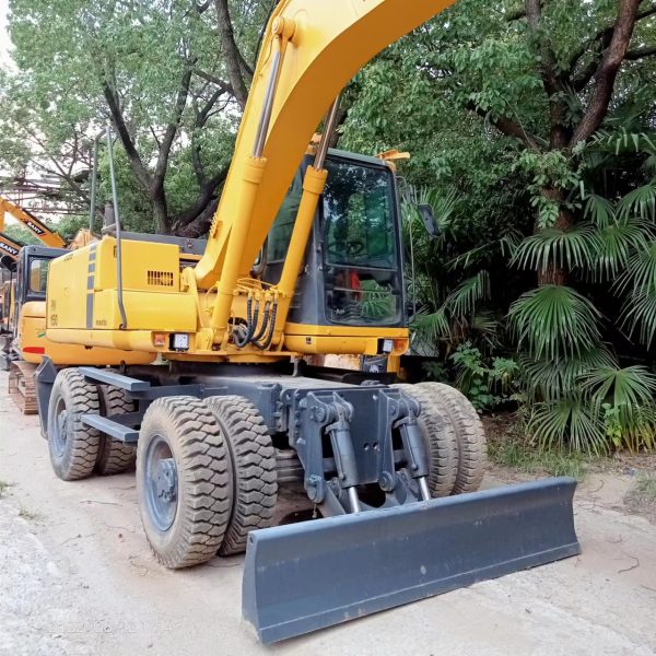 Komatsu PW150-6 Wheel Excavator