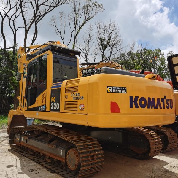 Komatsu Excavator PC220-8