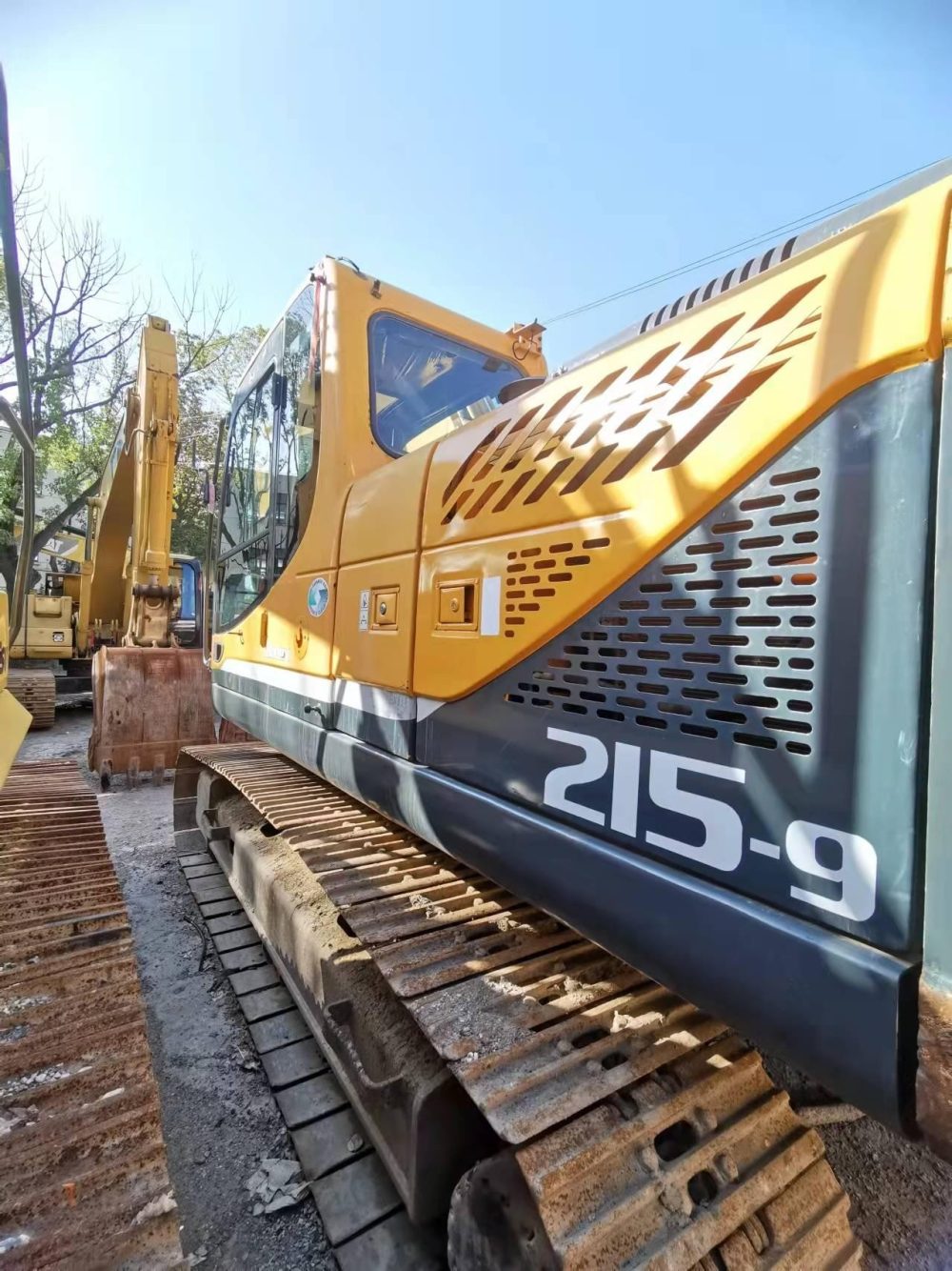 Hyundai Excavator 215-9