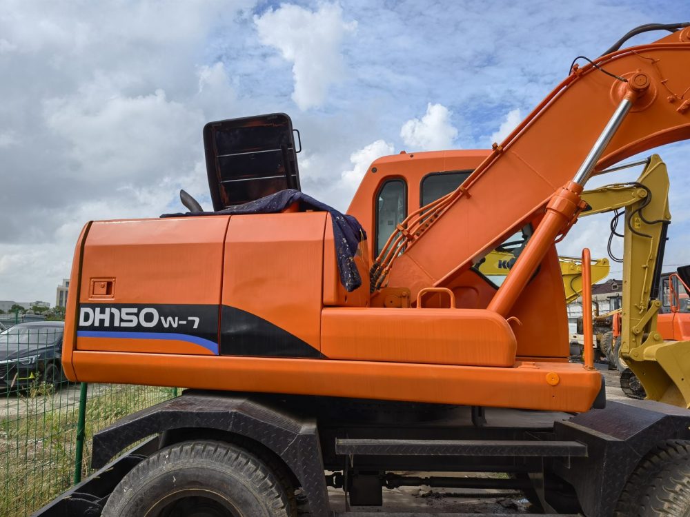 Doosan DH150W-7 Wheel Excavator