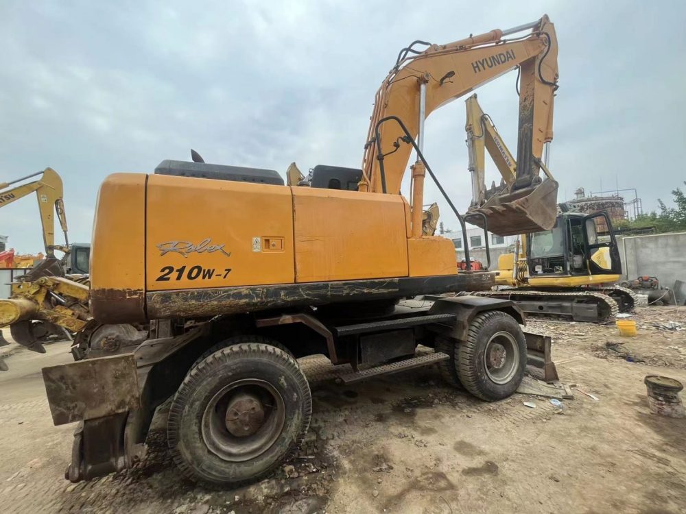 Hyundai 210w-7 Wheel Excavator