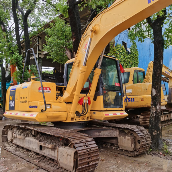 Komatsu Excavator PC130-7