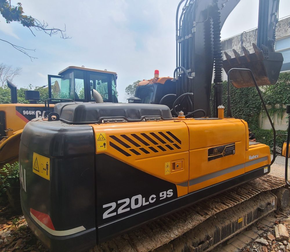 Hyundai 220LC-9S overhauled excavator ready to be shipped made year 2023 perfect condition