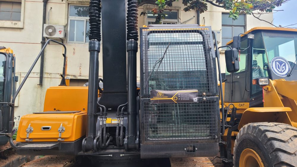 Hyundai 220LC-9S overhauled excavator ready to be shipped made year 2023 perfect condition - Image 3