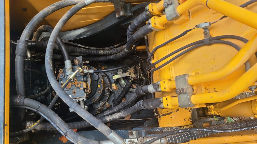 Hyundai 225LC-9T made year 2016 Excavator best high quality used machine - Image 10