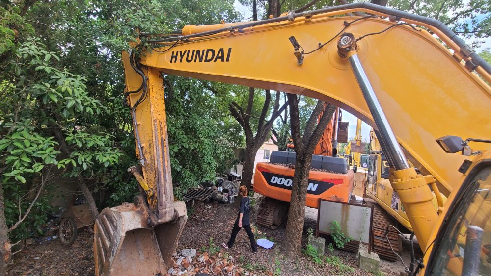 Hyundai 225LC-9T made year 2016 Excavator best high quality used machine - Image 8