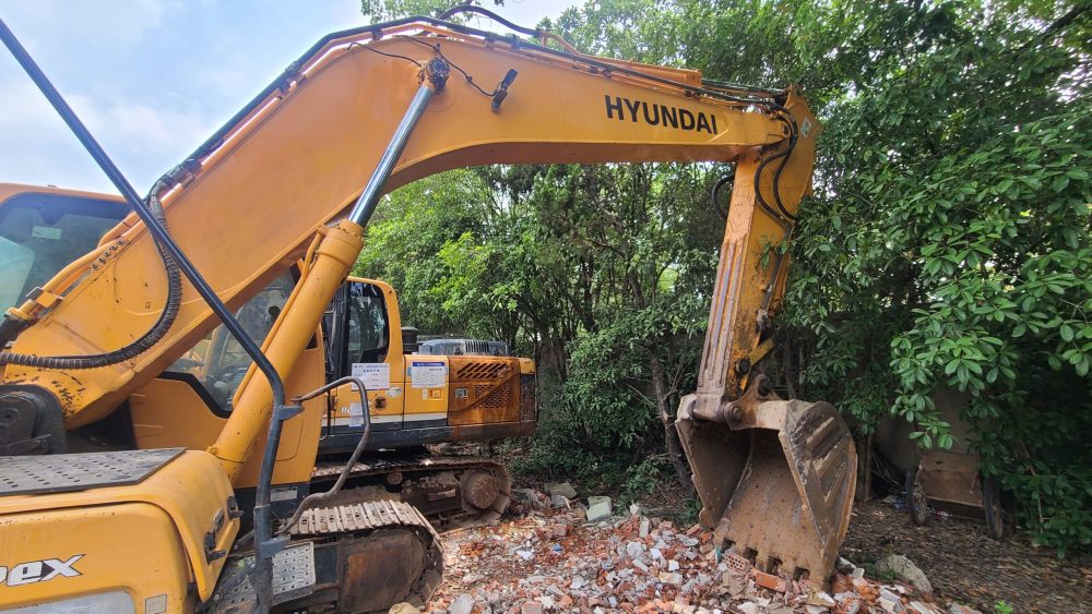 Hyundai 225LC-9T made year 2016 Excavator best high quality used machine