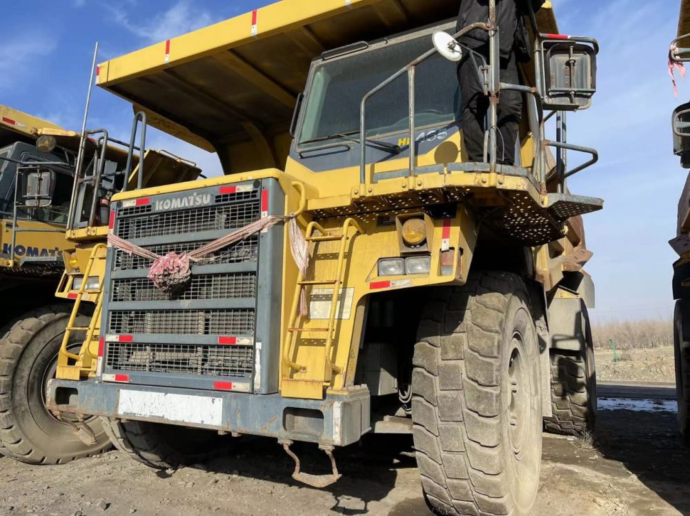 High-Performance Komatsu HD 465-7 Used Dump Truck for Sale - Image 2