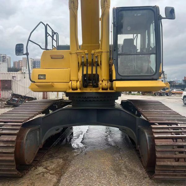 Kumatso PC 490LC-10 2015 Excavator in perfect condition for digging and mining field