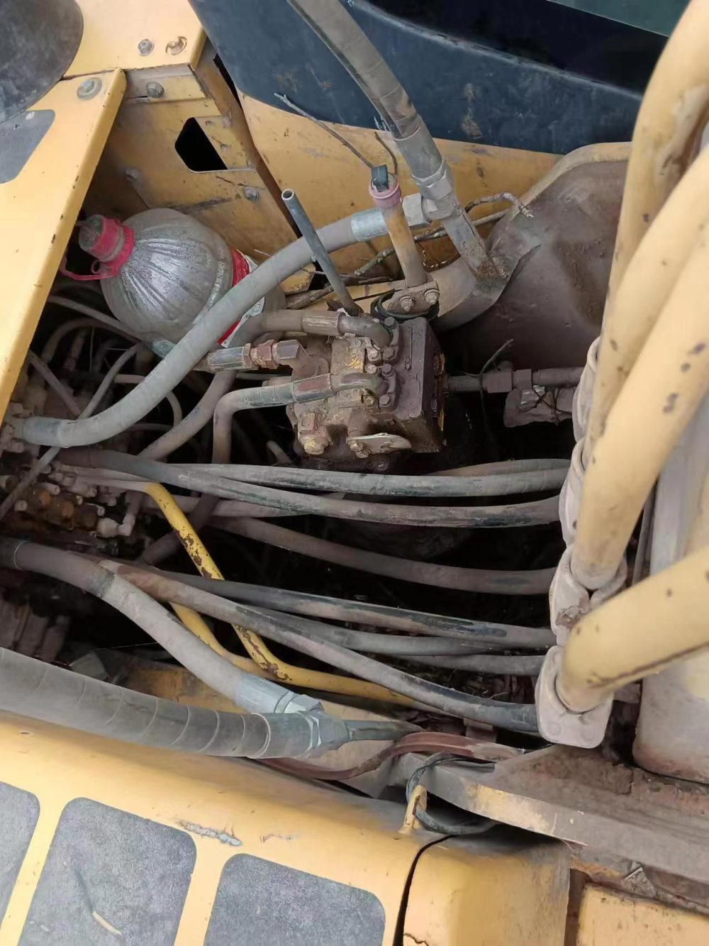Komatsu PC220-7 2008 Used Excavator - Excellent Performance - Image 9
