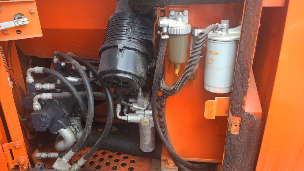 used Hitachi ZX70 Excavator (2013) ZAXIS model - Image 4