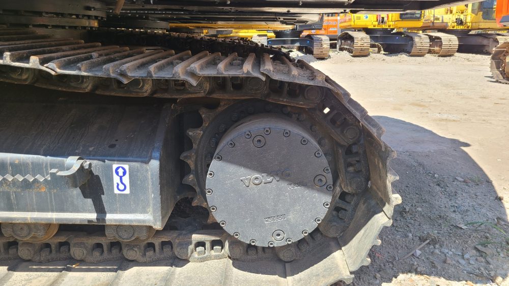 Volvo EC210 2024 Excavator - Advanced Performance and Durability - Image 4