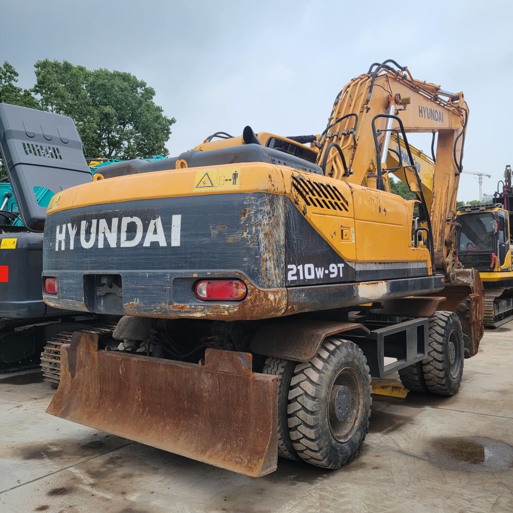 Hyundai R210W-9T Used Wheel Excavator – Powerful and Efficient - Image 5
