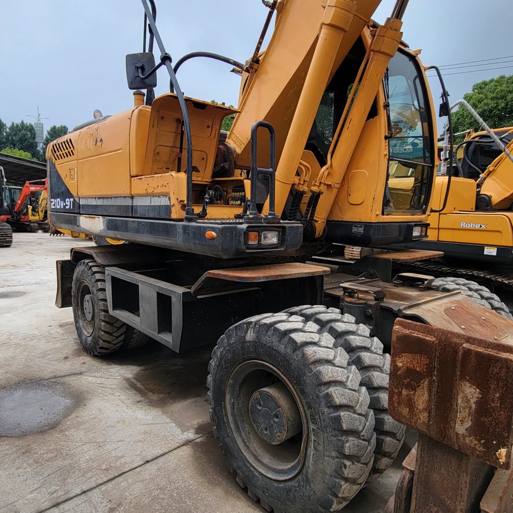 Hyundai R210W-9T Used Wheel Excavator – Powerful and Efficient - Image 10