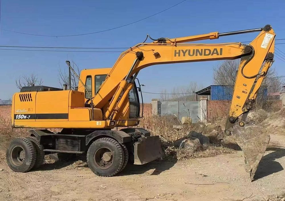 Hyundai R150-7 year 2013 Wheel Excavator (3)