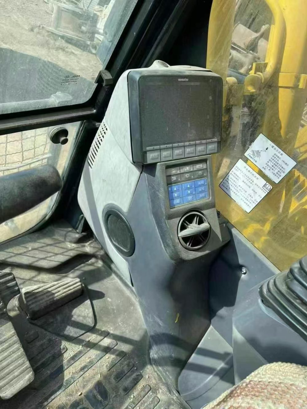 Komatsu PC500LC-10 year 2021 Crawler Excavator - Image 5